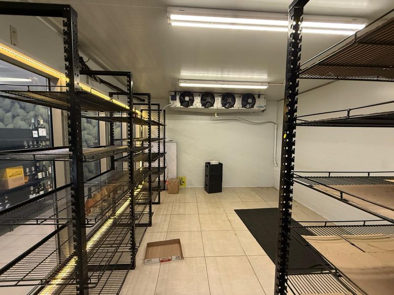 Prime Liquor Store Opportunity in The Parks Shopping Center, Parkwood - Photo 7