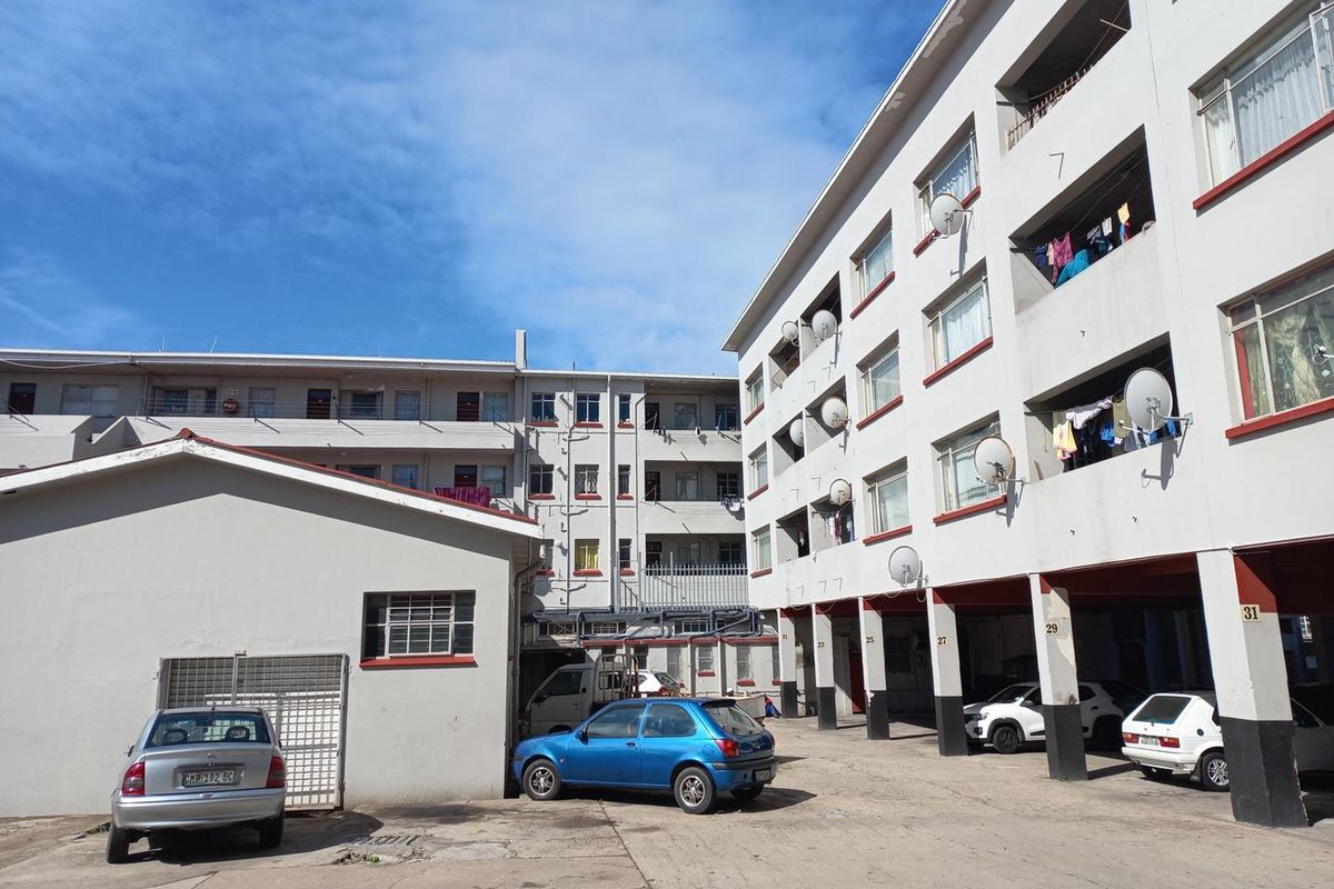 Investment opportunity! Multi-Unit Residential Property with Retail Outlets - Photo 4