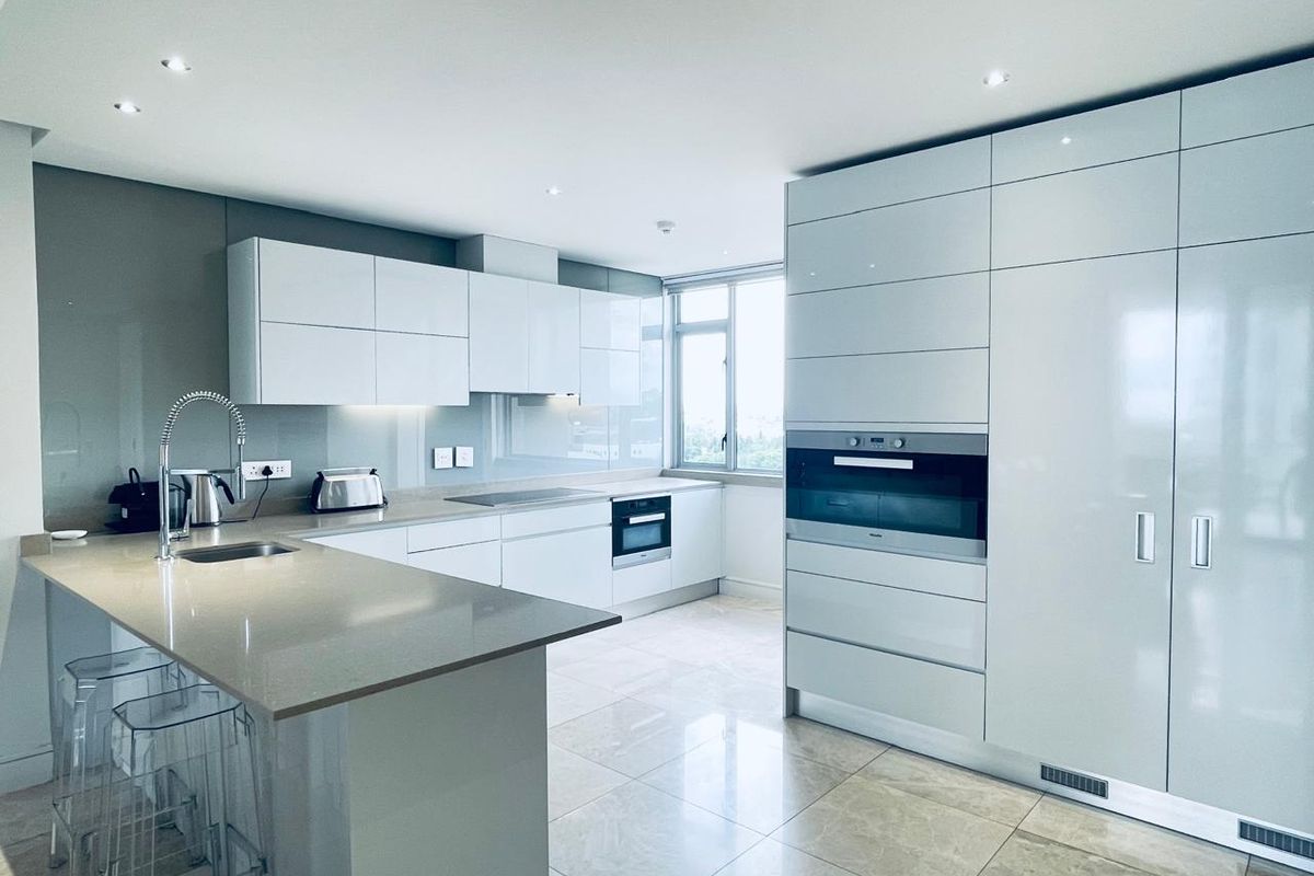 3 Bed Furnished Apartment for Rent in Sandown - Photo 2