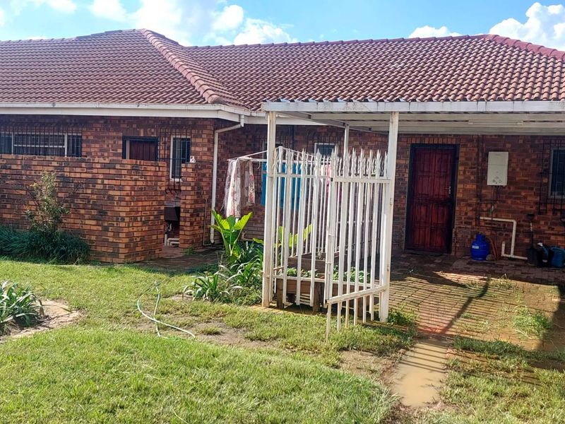 Mooiplaats Small holding size 5.2491 ha with 9 units forrent - Photo 2