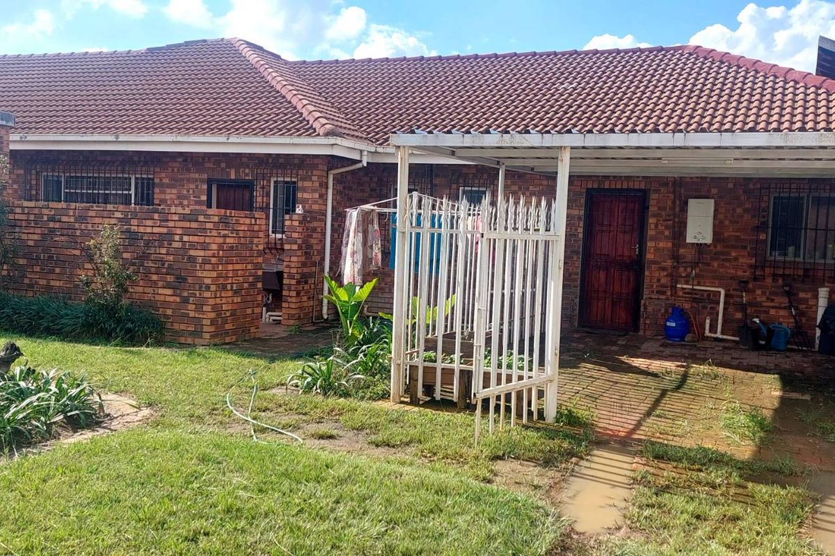 Mooiplaats Small holding size 5.2491 ha with 9 units forrent - Photo 2