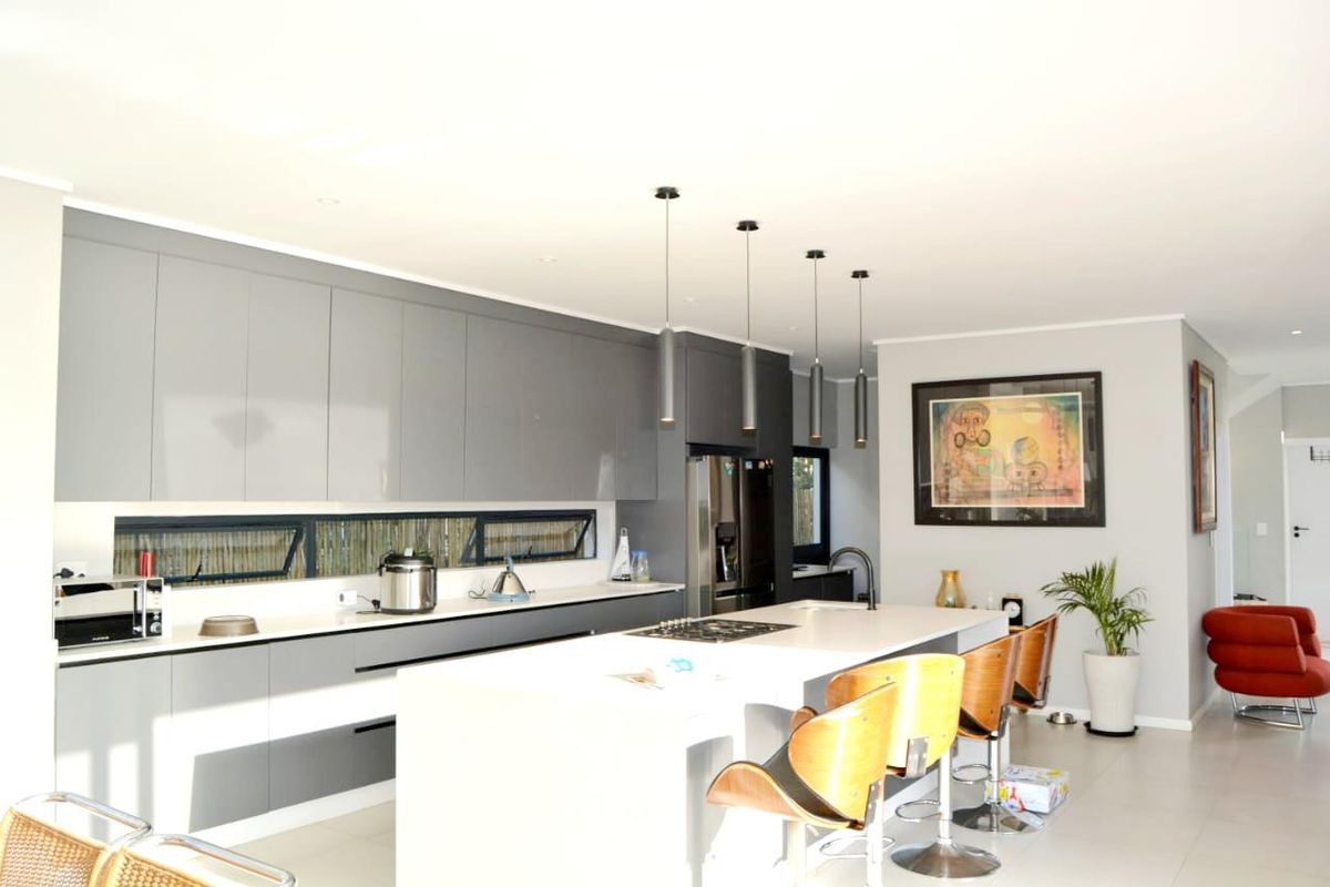 Stunning Family Home For Sale in Palm Lakes Estate - Photo 5