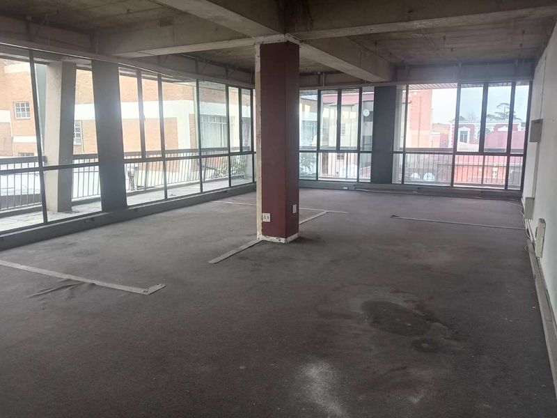 Flagship 200 m2 Retail or Office Space To Let | Third Floor with Stunning Panoramic Views | Boksburg | High Exposure | Prime Commercial Address - Photo 2