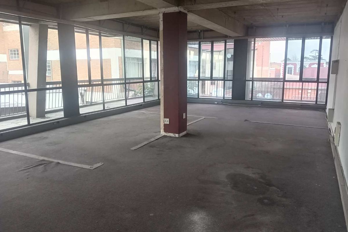 Flagship 200 m2 Retail or Office Space To Let | Third Floor with Stunning Panoramic Views | Boksburg | High Exposure | Prime Commercial Address - Photo 2