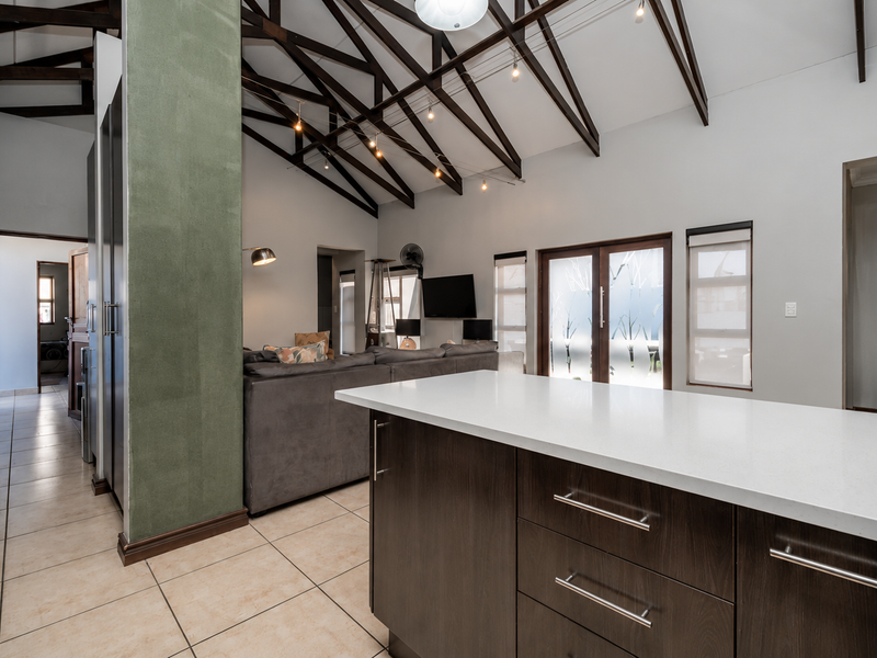 Country-Inspired Elegance, Modern Home - Photo 4