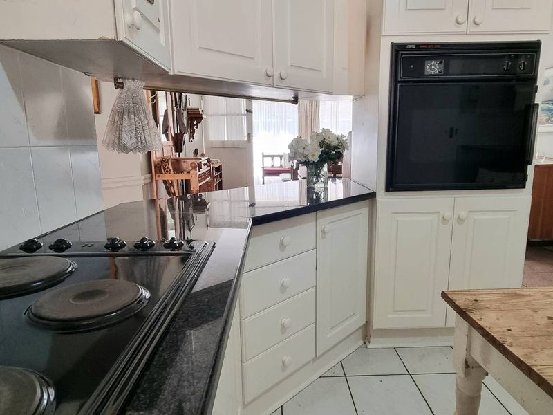 A HIDDEN GEM - Photo 8