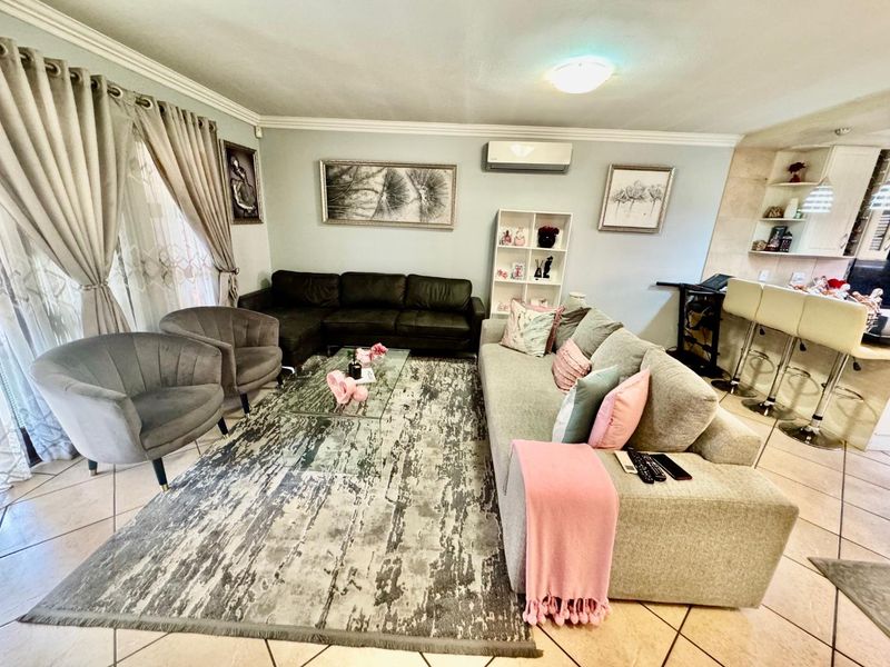 3 BEDROOM TOWNHOUSE FOR SALE IN BARTLETT - Photo 4