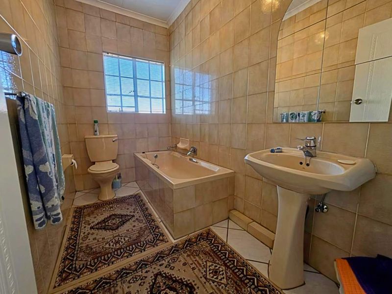 3 Bedroom Townhouse for Sale in New Redruth Alberton - Photo 8