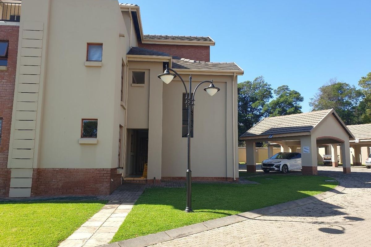 Two-Bedroom First Floor Apartment with a Loft for Sale in Waters Edge, Benoni - Photo 4