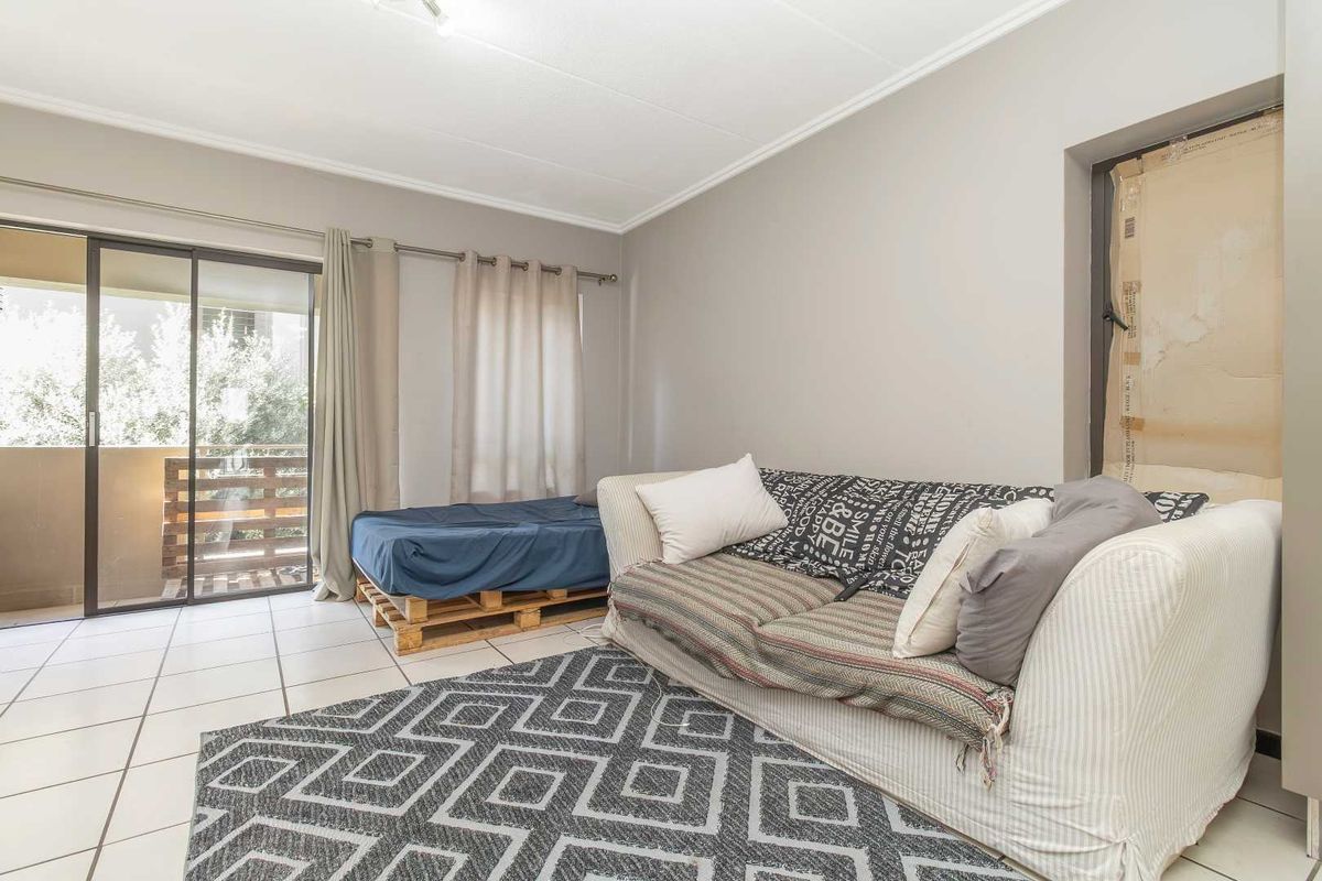 Investor’s Gem in The Matrix – Secure, Central & Income-Generating from Day One - Photo 5