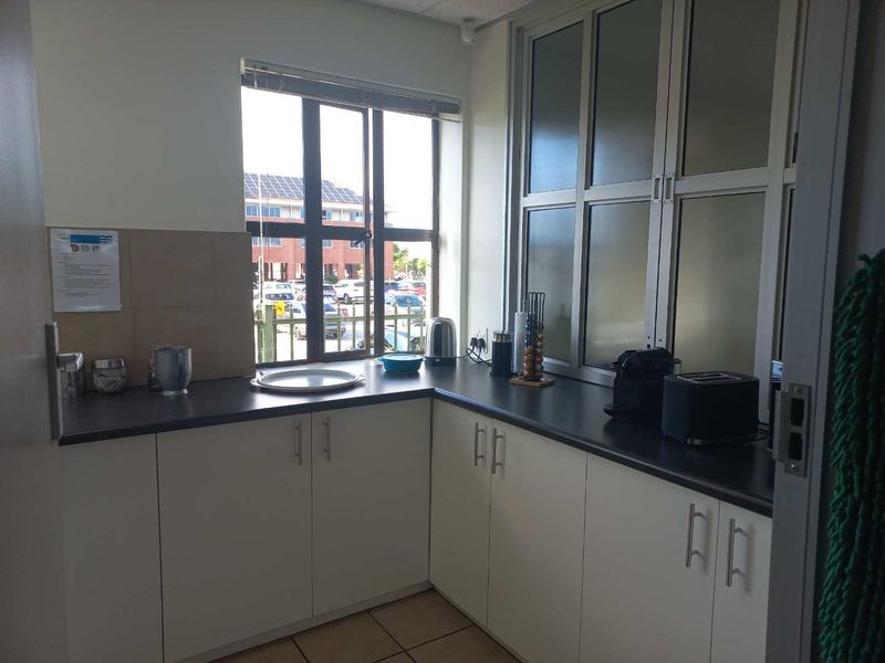 Corporate Business Park Office Space Available from 1 October! - Photo 10