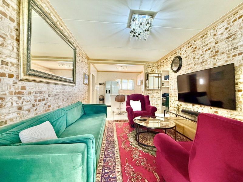 Charming Ground Floor Apartment in Secured Estate – Ideal for Young Professionals. - Photo 4