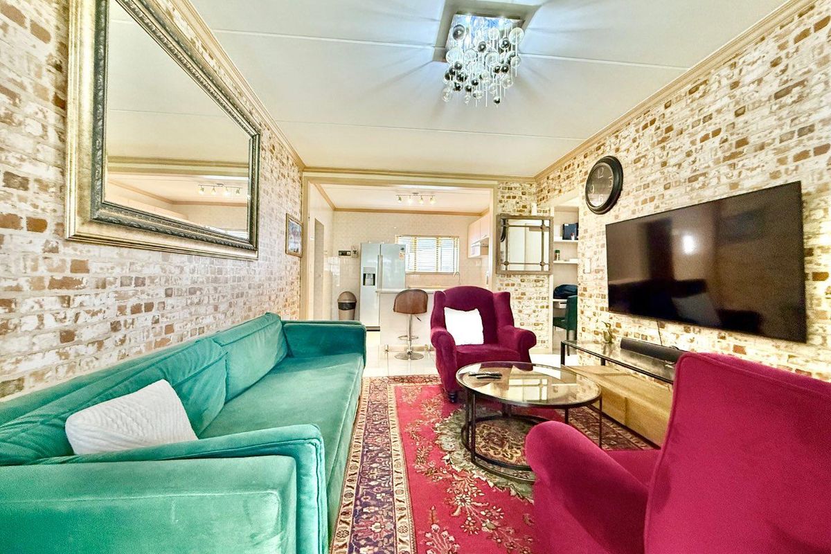 Charming Ground Floor Apartment in Secured Estate – Ideal for Young Professionals. - Photo 4