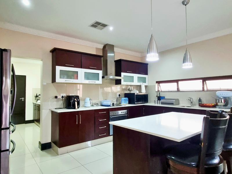202m2 3 Bedroom Split-Level Townhouse with Garden for Sale in Izinga - Photo 3