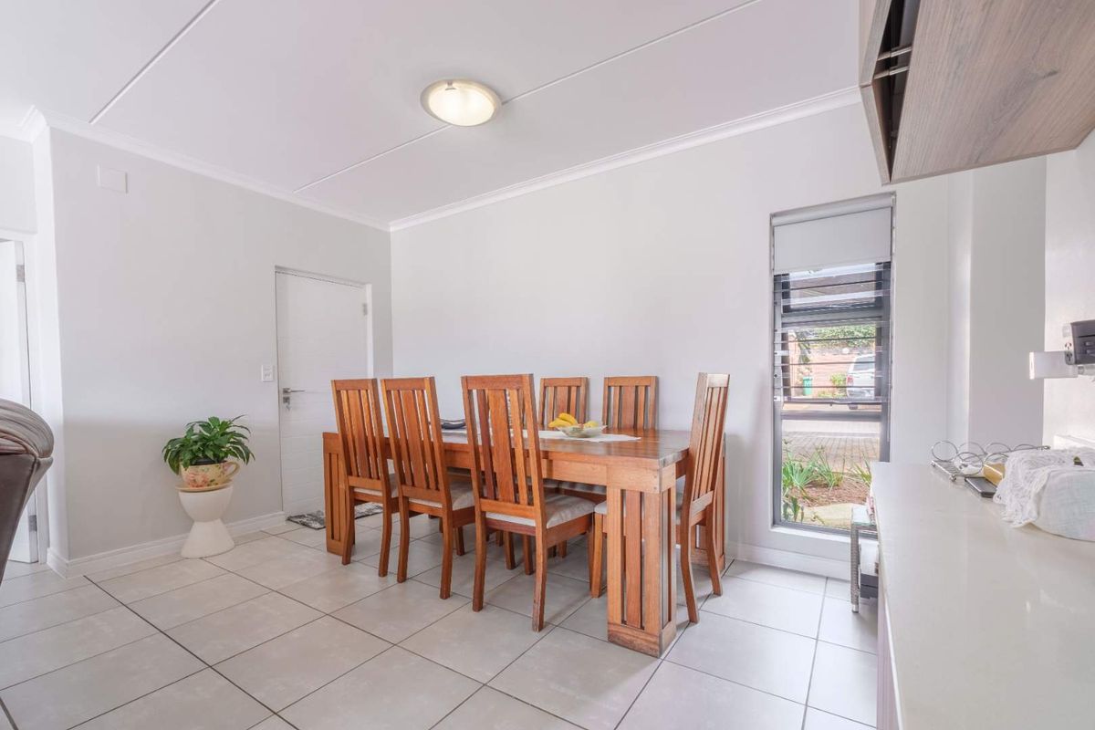 Upmarket apartment in Ballito Hills - Photo 5