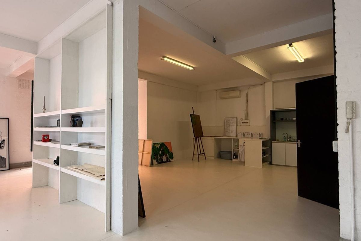 139m2 office to let in Urban Hub with balcony - Photo 3