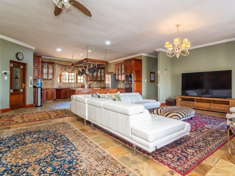 Endless views, Endless possibilities: Your new home awaits! - Photo 4