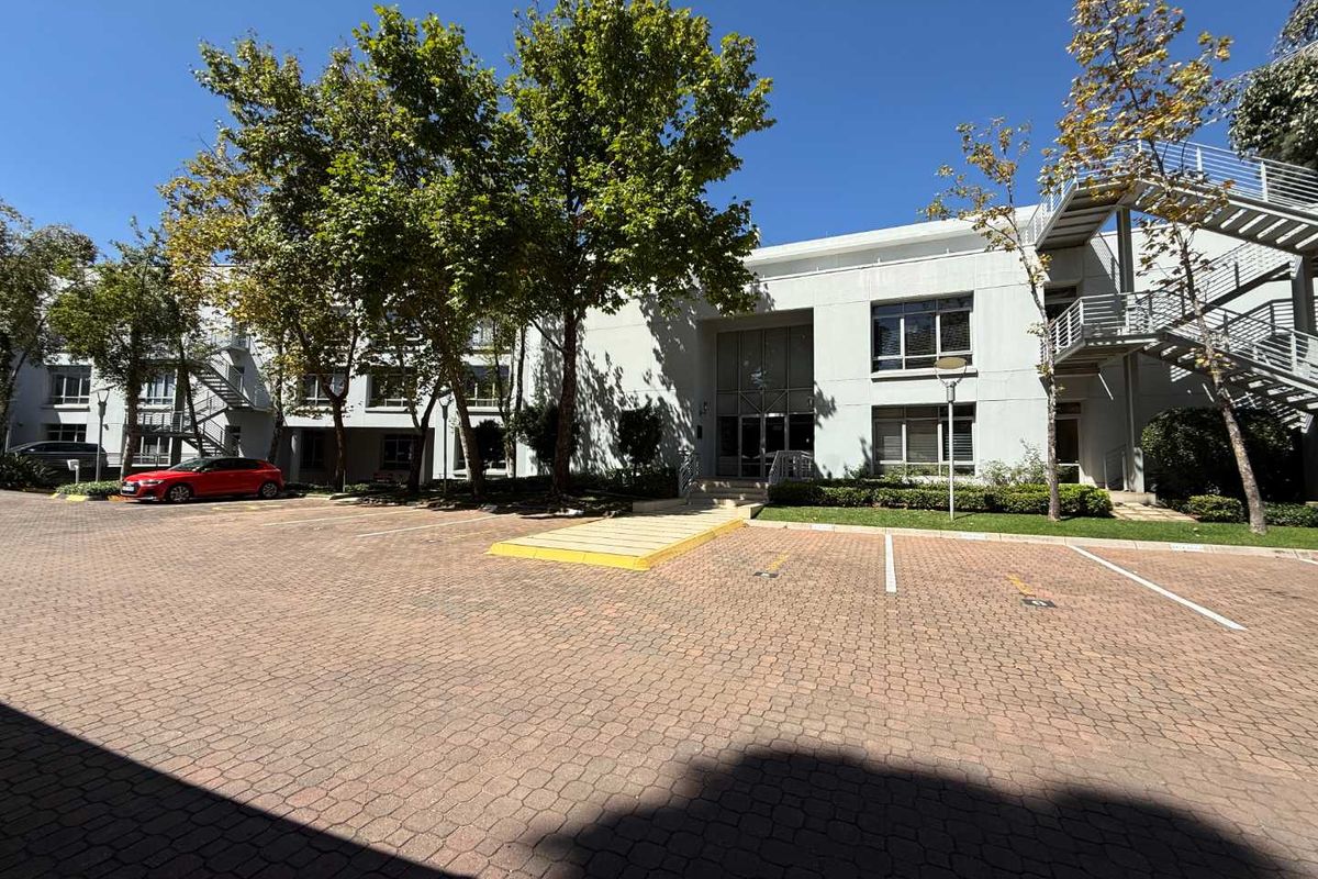 Ground Floor Office Space in Prime Illovo Location - Photo 4