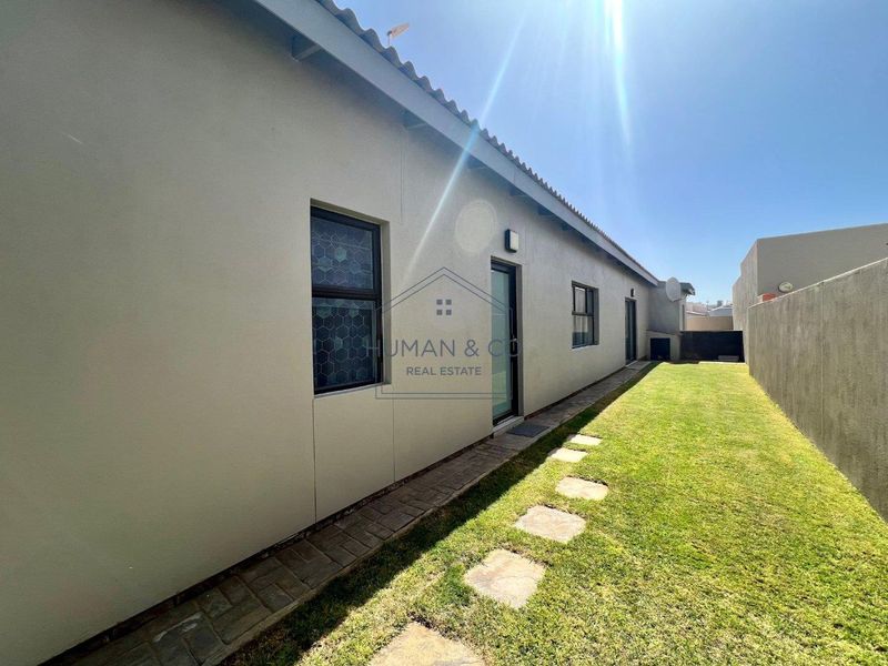 Spacious modern family home in Meersig - Photo 2