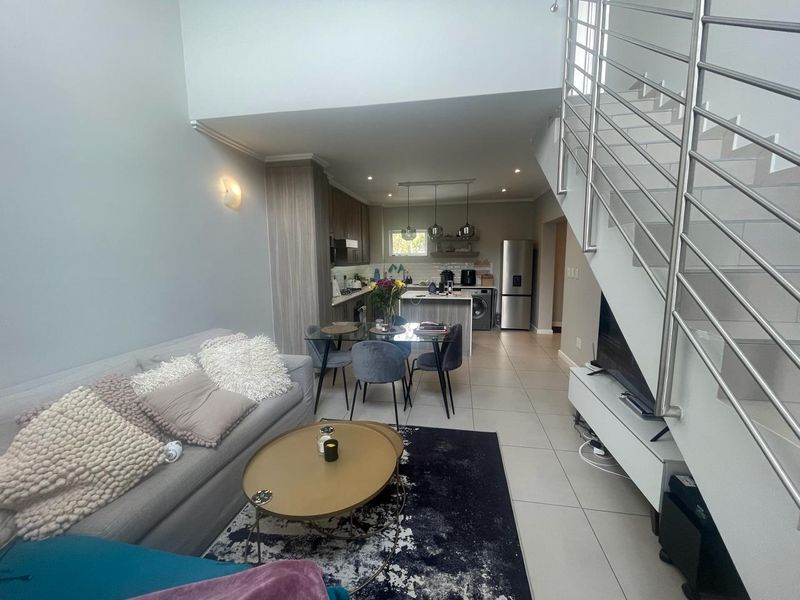 Elegant Duplex Living in Prime Morningside 2 bedroom - Photo 6