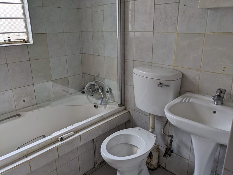 Sun, Space & Smart Living in your 3-Bed Family Townhouse - Photo 2