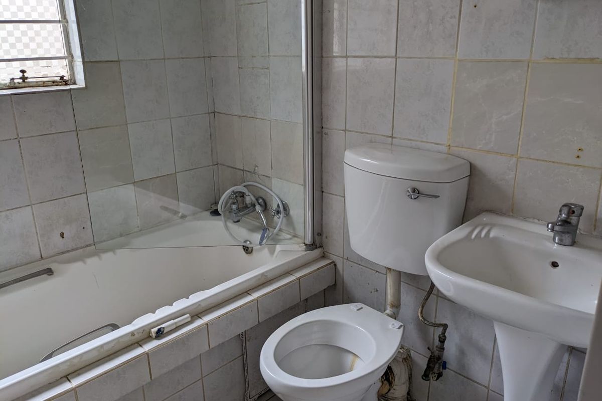 Sun, Space & Smart Living in your 3-Bed Family Townhouse - Photo 2