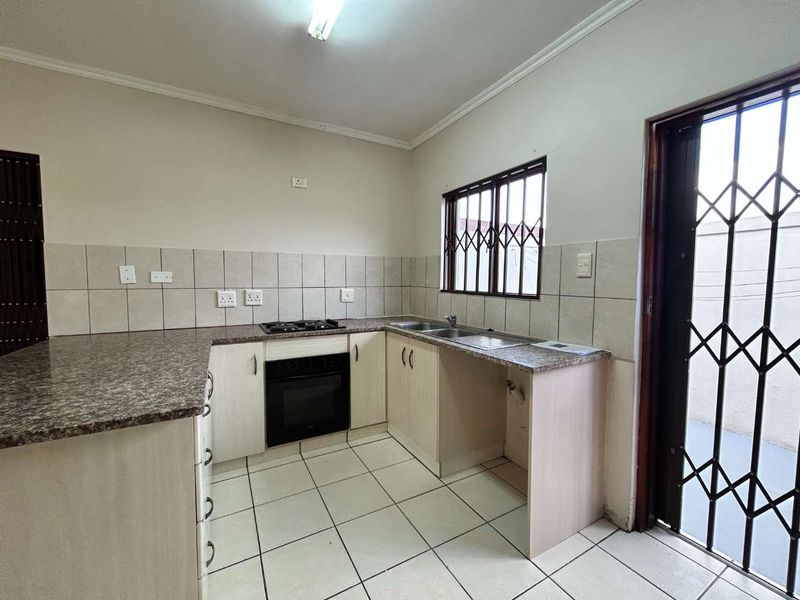 For Sale | Reservoir Hills  | 3 Bedroom 2 Bathroom Townhouse - Photo 7