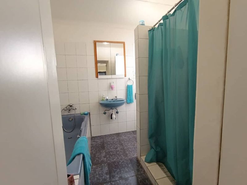 For Sale - Walvisbay (House with 2 bedroom flat) - Photo 8