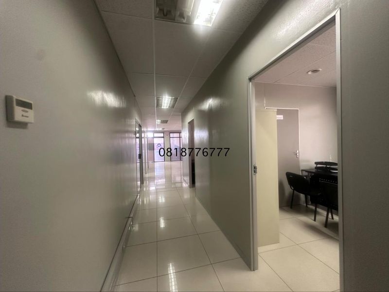 Office For Rent Windhoek West - Photo 9