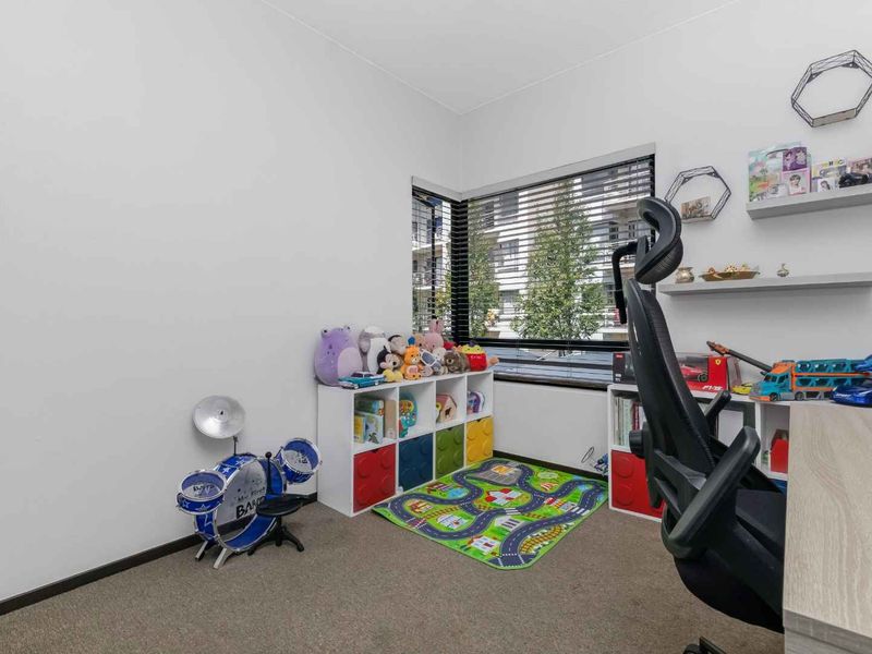 Immaculate 3 Bedroom, 2 Bathroom Apartment For Rent in Broadacres - Photo 10