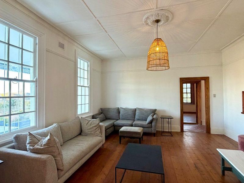 Extra Large Victorian Stone Cottage available with flexible rental periods: - Photo 3