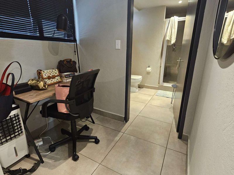 Modern 1-Bedroom Apartment – Stylish, Comfortable & Convenient Living - Photo 8