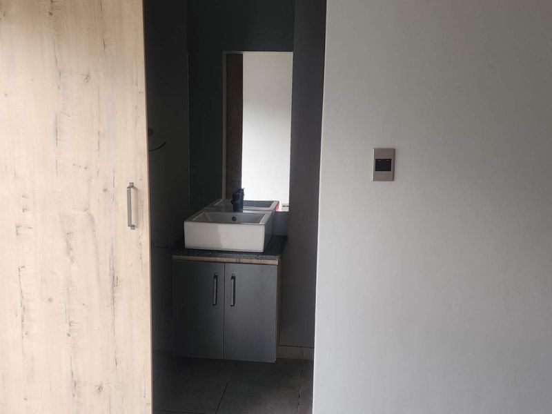 Great Investment opportunity, Straight from the Developer no additional Costs, No transfer Costs - Photo 9