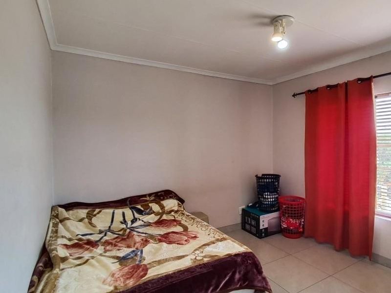 Priced to sell townhouse - Photo 4