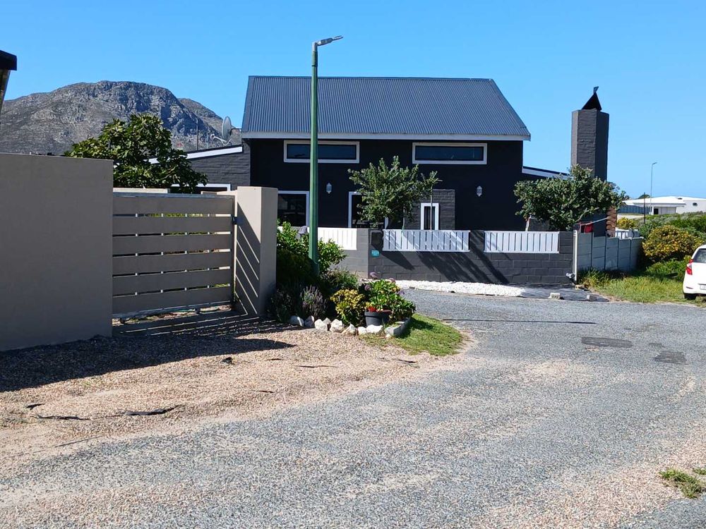 Another upmarket House - almost directly across the Street.