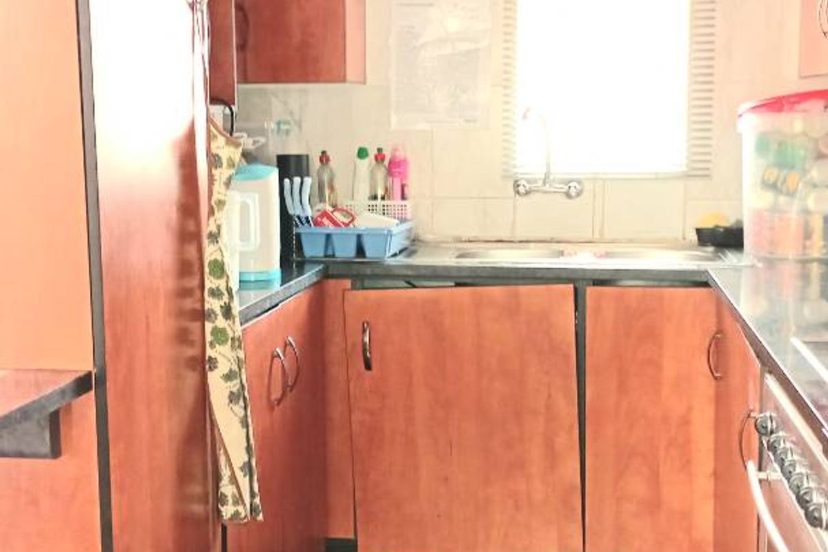 Spacious 3 Bedroom Apartment - Photo 3