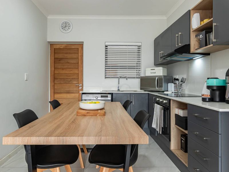 Modern 2 bedroom Apartment. - Photo 6