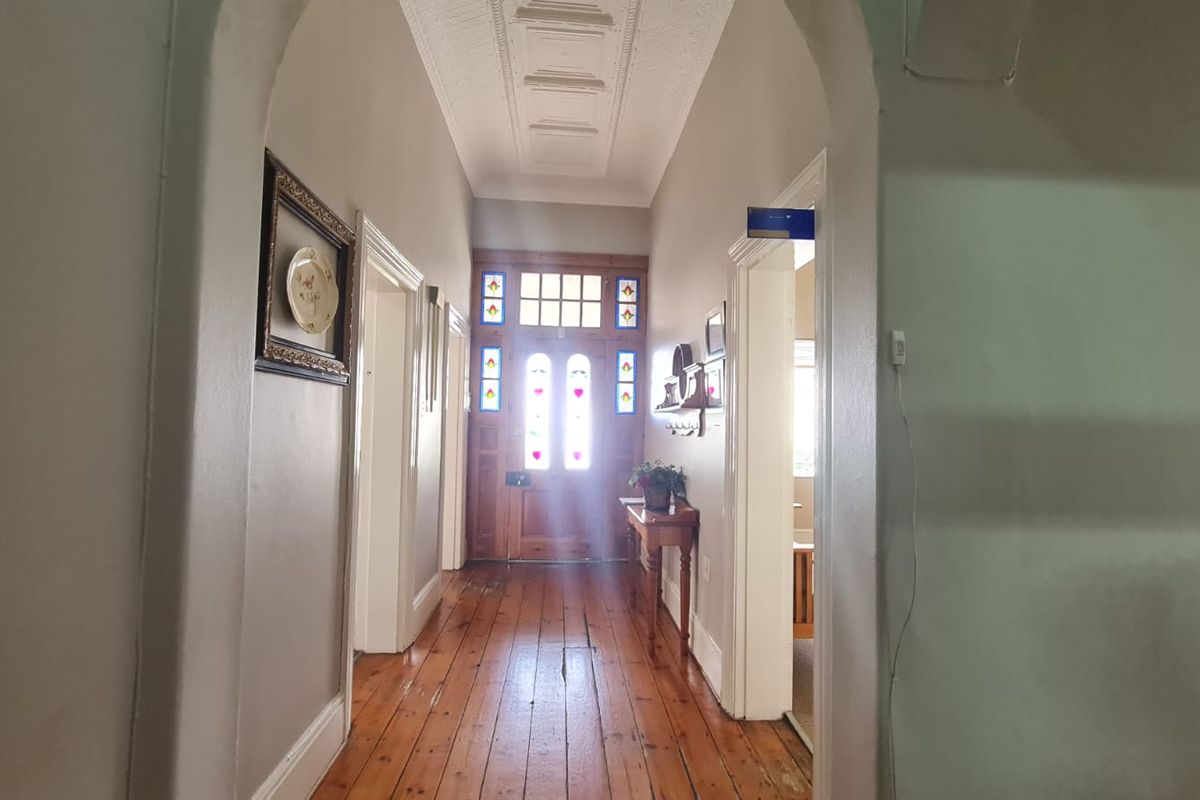 Exceptional Office Space with Income-Generating Flatlet – A Rare Opportunity! EXCLUDES VAT - Photo 4