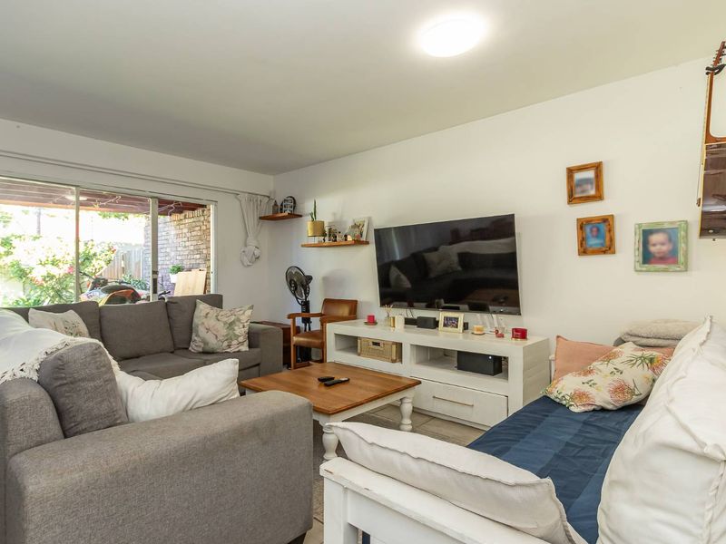 Secure double story townhouse in small complex of 5 units. - Photo 3