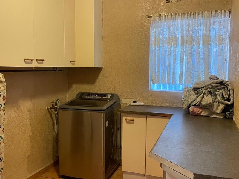 Priced to sell property - Photo 6