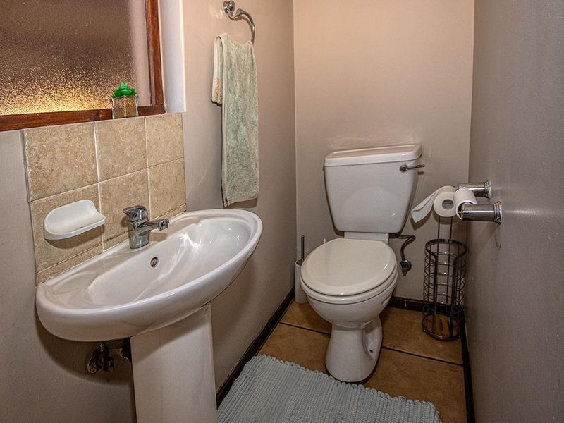 3 Bedroom Meyersig Estate Corner duplex! - Photo 9