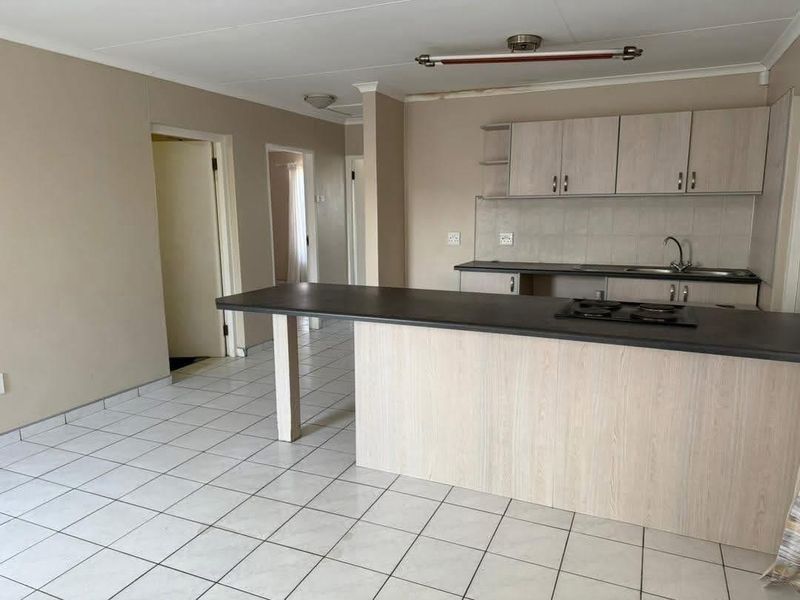Townhouse For Sale Tamariskia Swakopmund - Photo 2