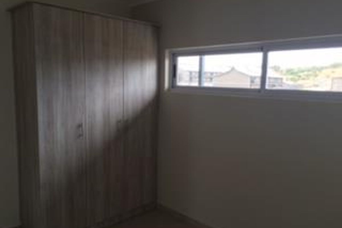 NEAT + WELL MAINTAINED TOP FLOOR APARTMENT FOR SALE IN ROCKY CREST!! - Photo 5