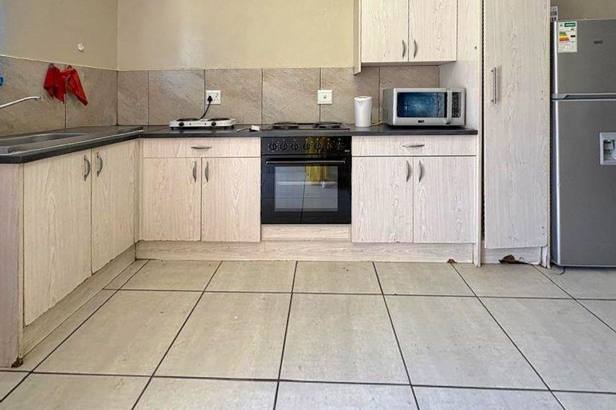 Orwetoveni, ext 3, Otjiwarongo:  Centrally located townhouse in Secure Complex - Photo 3