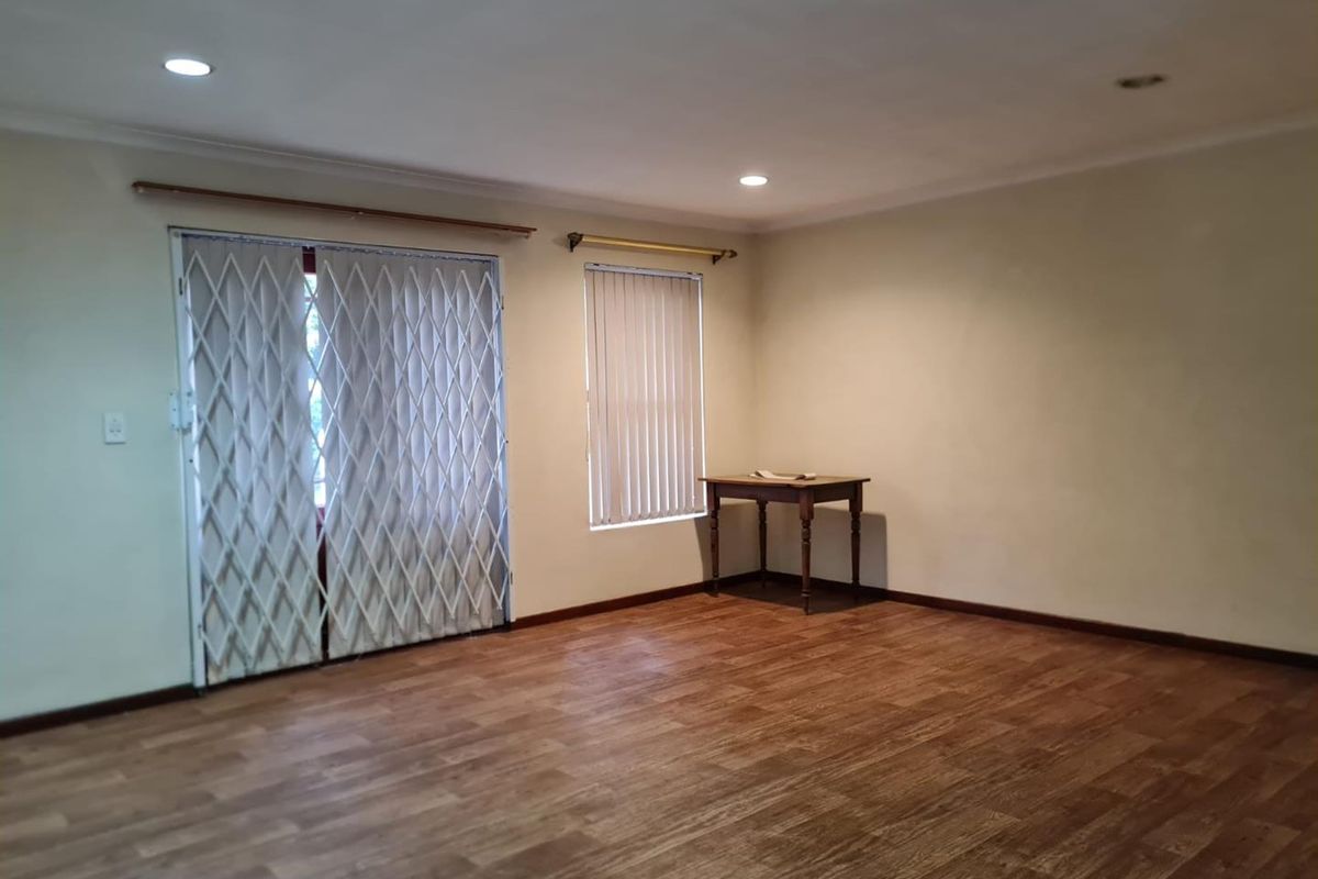 Perfect Blend of Charm and Comfort in sought after area. - Photo 2