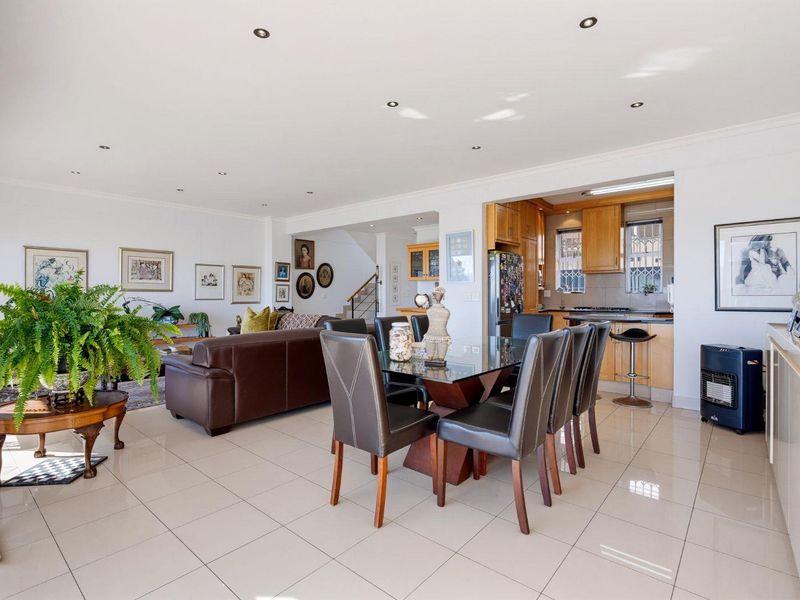 Ocean Views, Rooftop Entertaining & Secure Living in the Heart of Sea Point - Photo 10