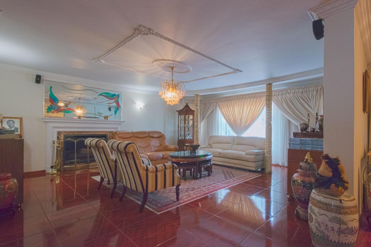 4 Bedroom house for Sale in Diepkloof Ext  - Selling Price is Negotiable - Photo 5