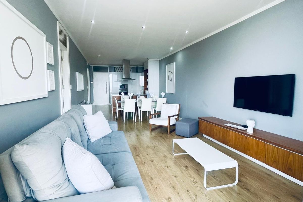 2 Bedroom Apartment in Morningside - Photo 2