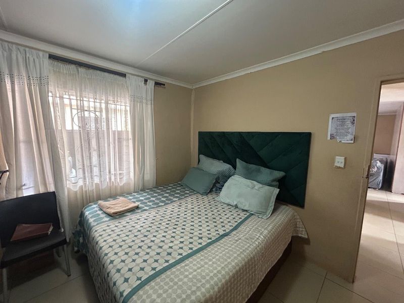 4 Bedroom Family House in Rosslyn Gardens - Photo 9