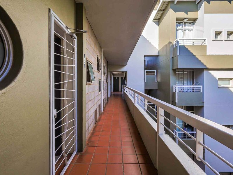 2 Bedroom Sudent Apartment For Sale - Photo 4